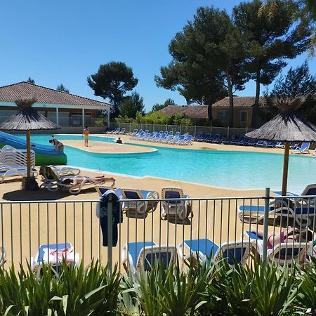 La Maison Bleue Calvisson Luaran gambar