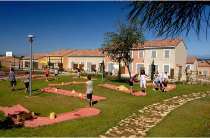 La Maison Bleue Calvisson Luaran gambar