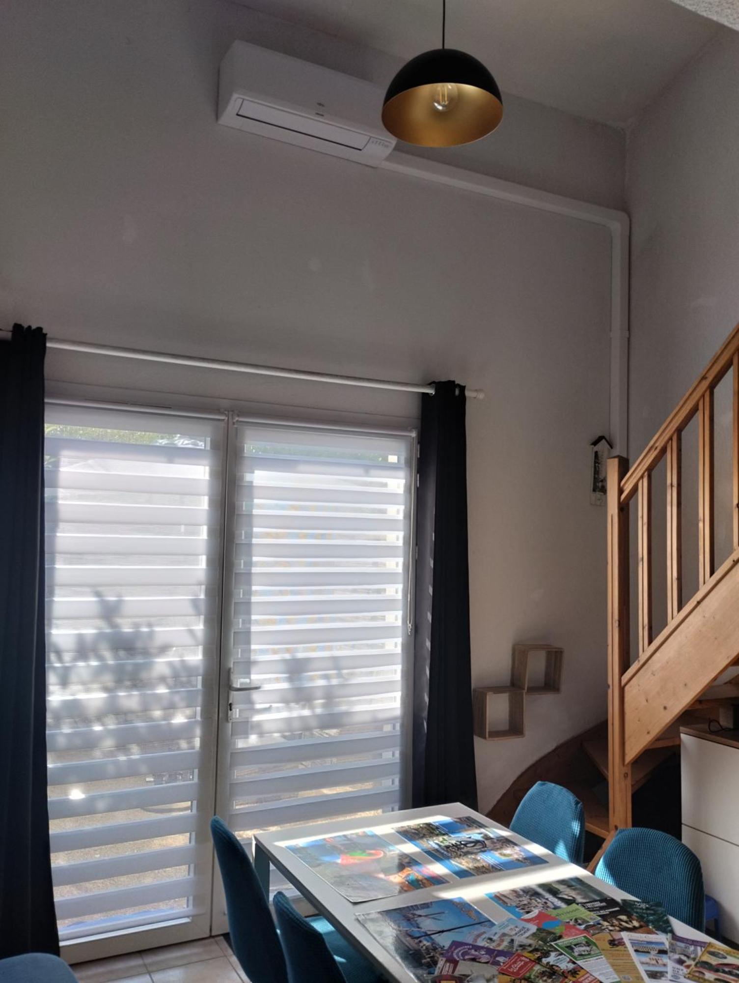 La Maison Bleue Calvisson Luaran gambar